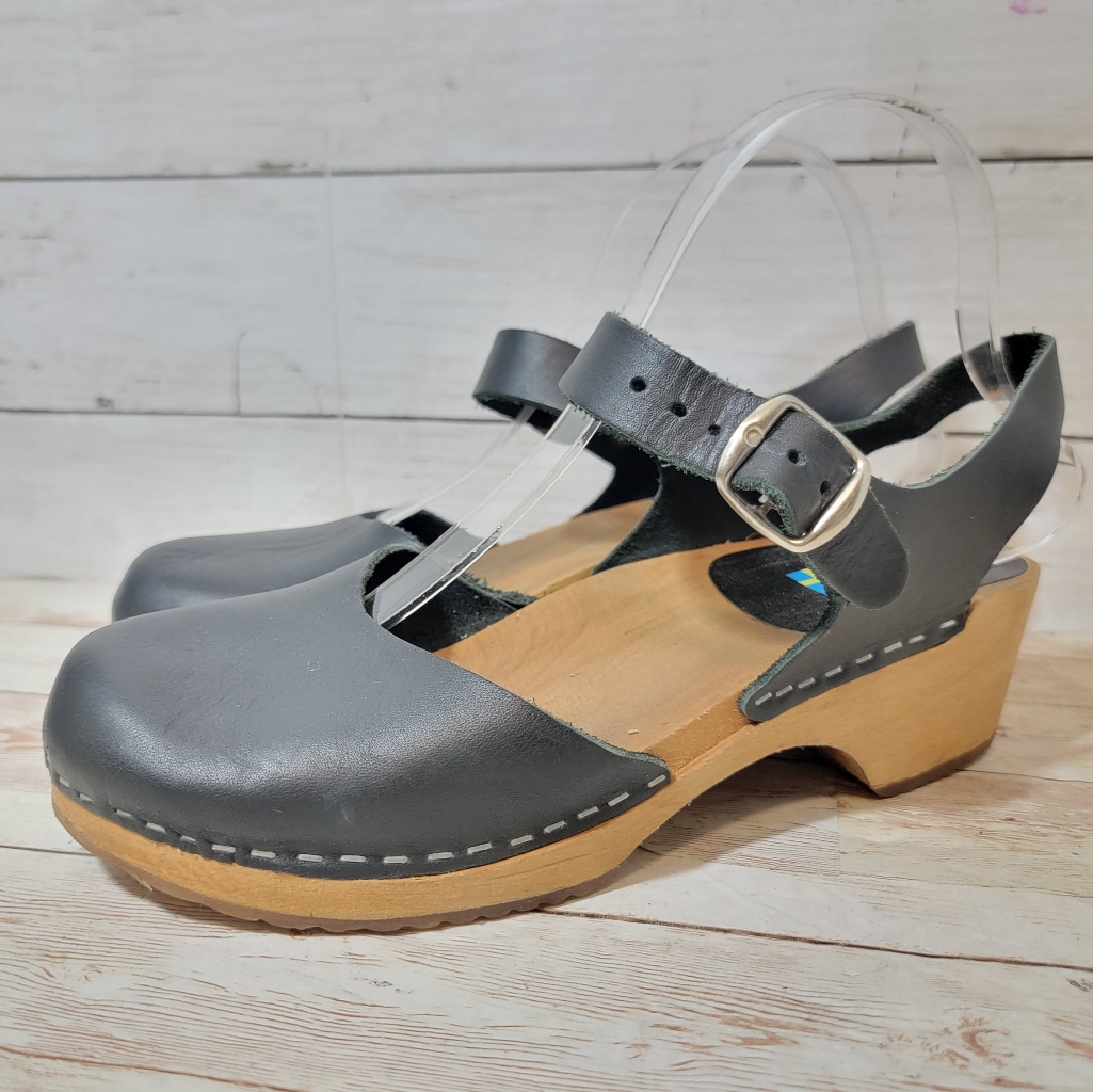 Mia Sofia Black Clogs